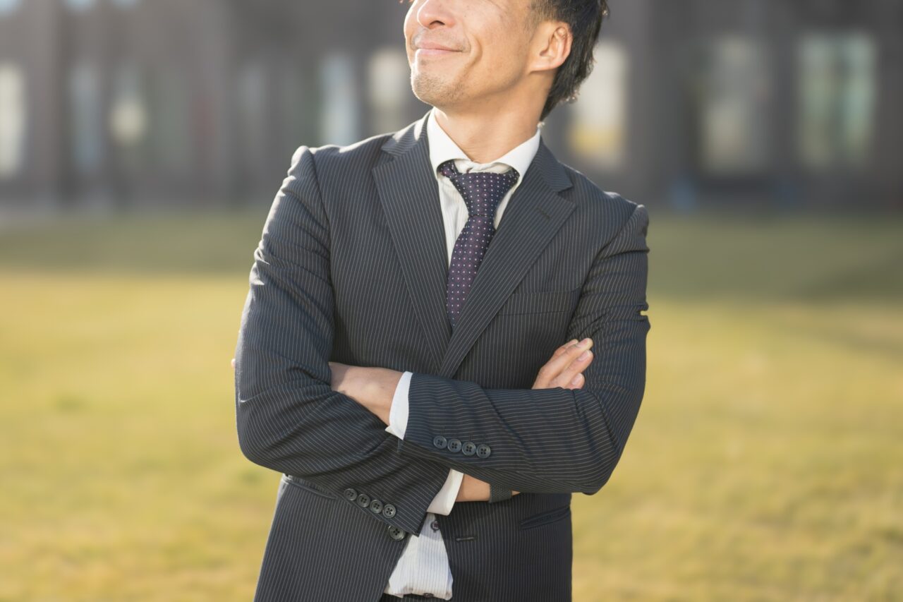 理想の仕事論は大手に勤めながら資産性の高い副業に取り組むこと